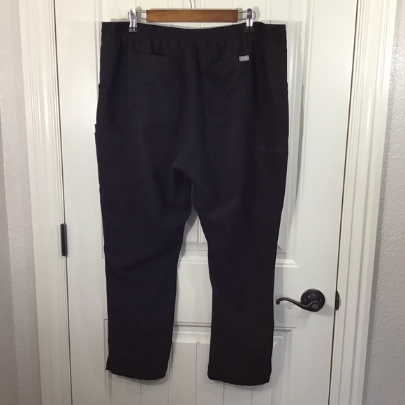 FIGS Yola Skinny Scrub Pants in Black Size XLarge Petite. - Picture 6 of 11